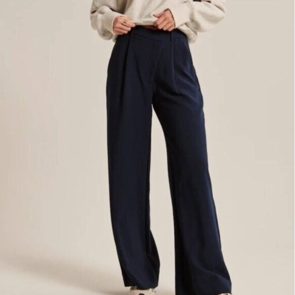 Abercrombie and Fitch Crisscross Waist Trousers (8R/29, Navy)